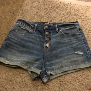 Abercrombie and Fitch light denim short sz 28